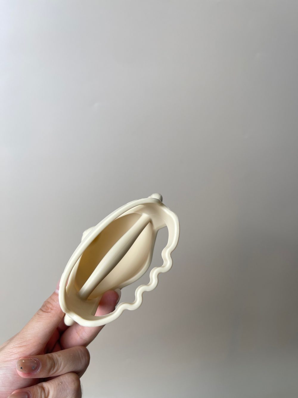 Gặm nướu silicon hình gấu TGM màu Beige kèm hộp đựng - Ảnh 6