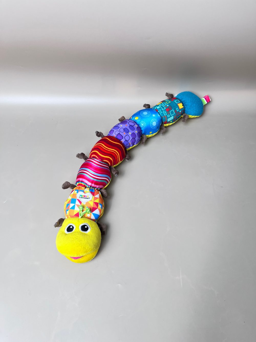 Thú nhồi bông đồ chơi Tomy Lamaze hình sâu dài (có tiếng chuông, tiếng bóp kêu và tiếng lục lạc) - Ảnh 7