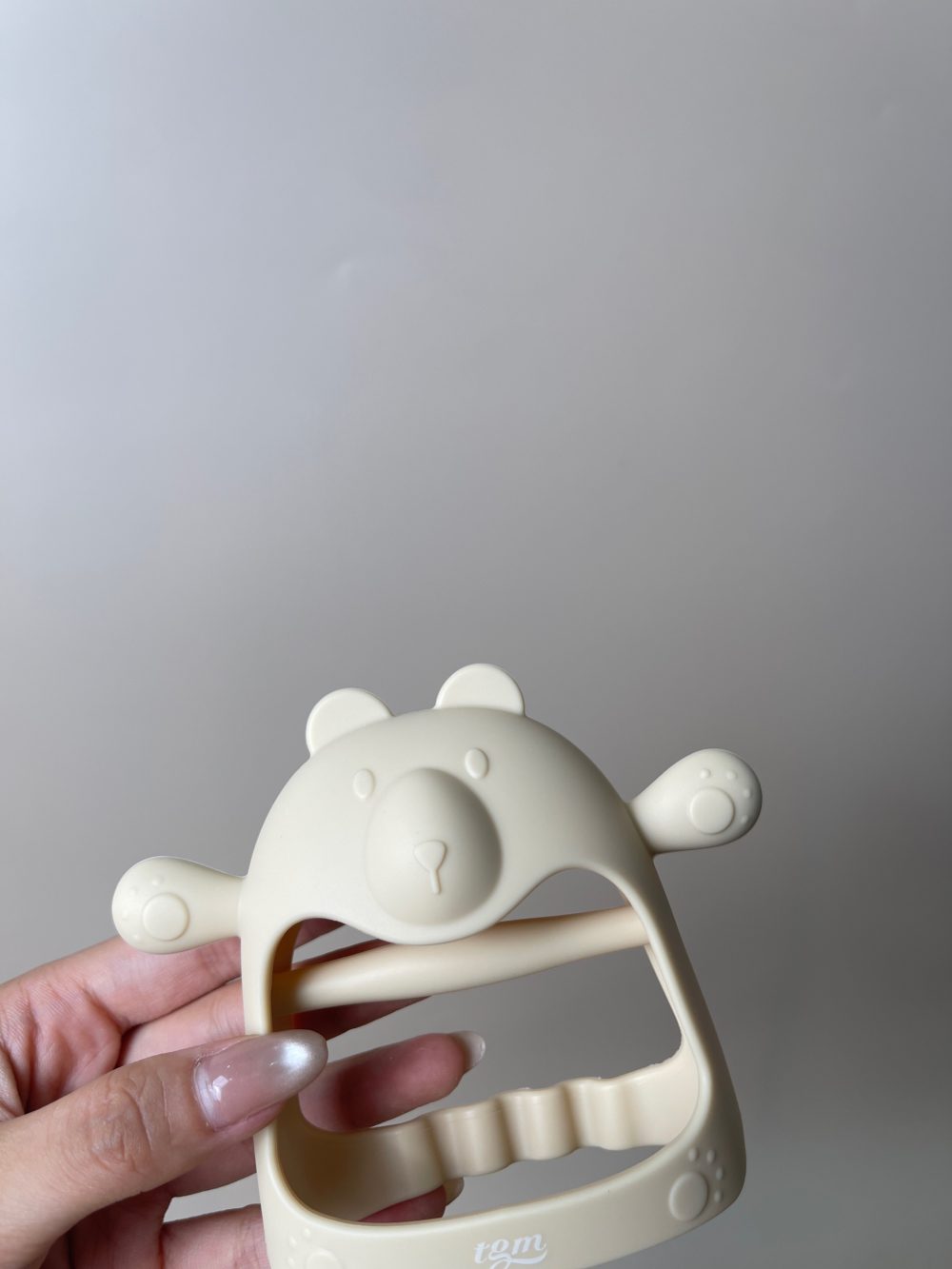Gặm nướu silicon hình gấu TGM màu Beige kèm hộp đựng - Ảnh 3