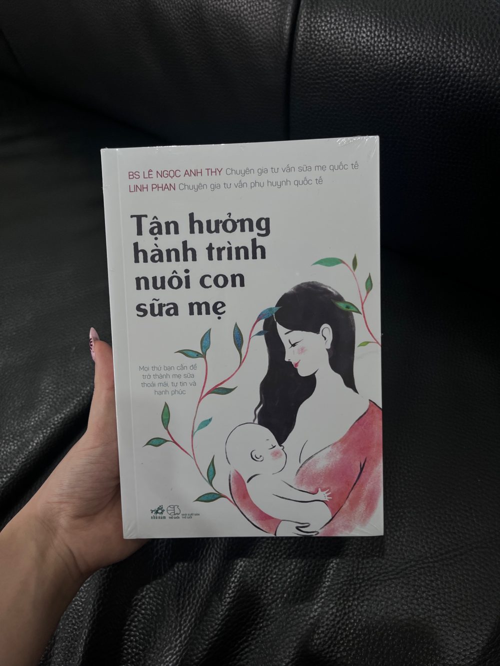 Set 2 cuốn sách Tận hưởng hành trình nuôi con sữa mẹ và Chào con ba mẹ đã sẵn sàng - Ảnh 3