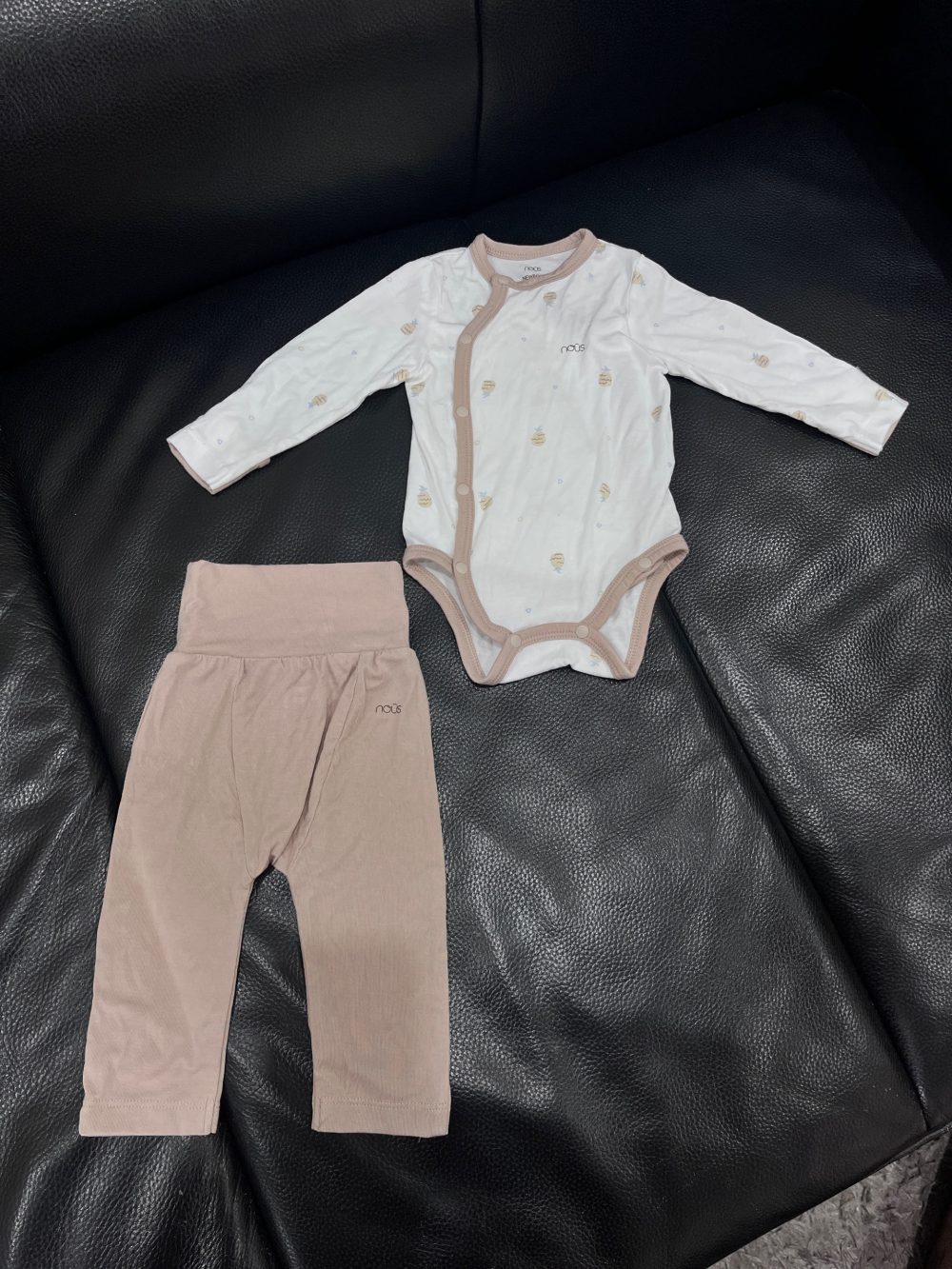 Set 3 bộ Nous màu nâu/be size newborn (kèm 2 mũ và 1 đồ chơi) - Ảnh 2