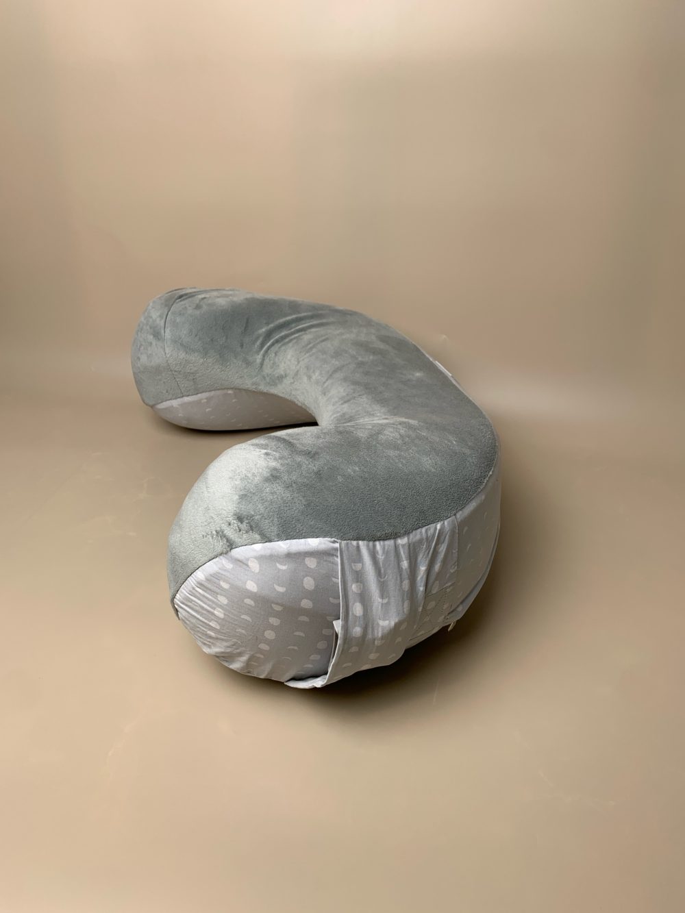 Gối hỗ trợ cho bé bú Ergobaby pillow moonlight grey - Ảnh 7