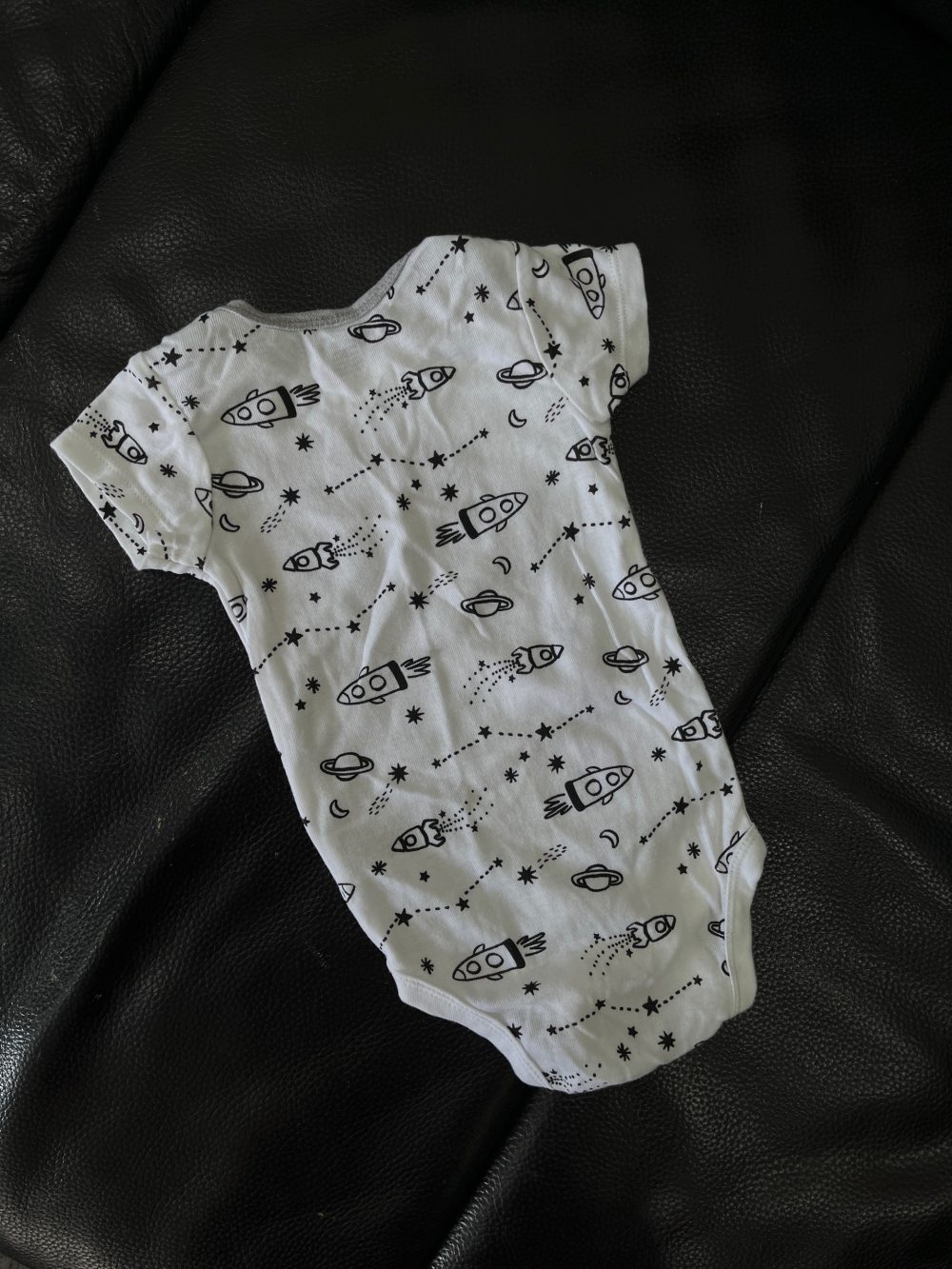 Set 4 bộ bodysuit Gerber họa tiết vũ trụ (size 6→9m) - Ảnh 17