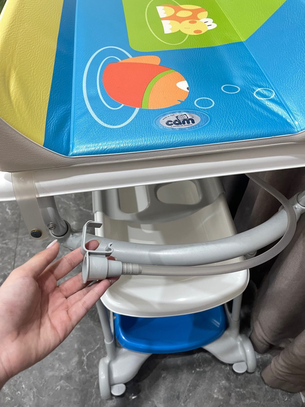 Kệ tắm và thay bỉm Cam màu xanh (no box), tặng kèm lưới tắm - Ảnh 4