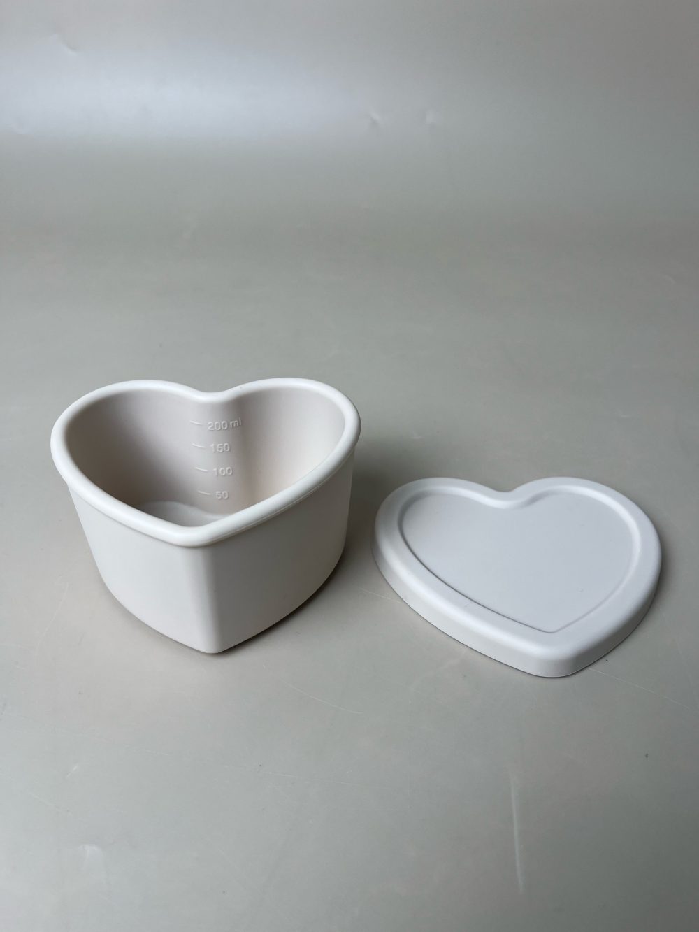 Hộp trữ đồ ăn dặm silicone Loveat hình trái tim màu be (no box) - Ảnh 6
