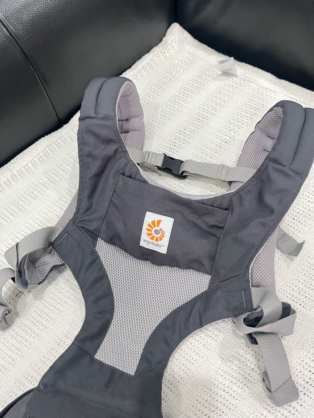 Địu Ergobaby Hip Seat Cool Air Mesh, Carbon Grey( size: 5kg5->20kg ~ 4->48m) - Ảnh 6