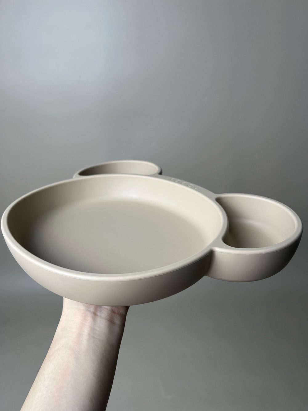 Khay ăn dặm silicone Rocou màu nâu tặng kèm nướu TGM (no box) - Ảnh 3