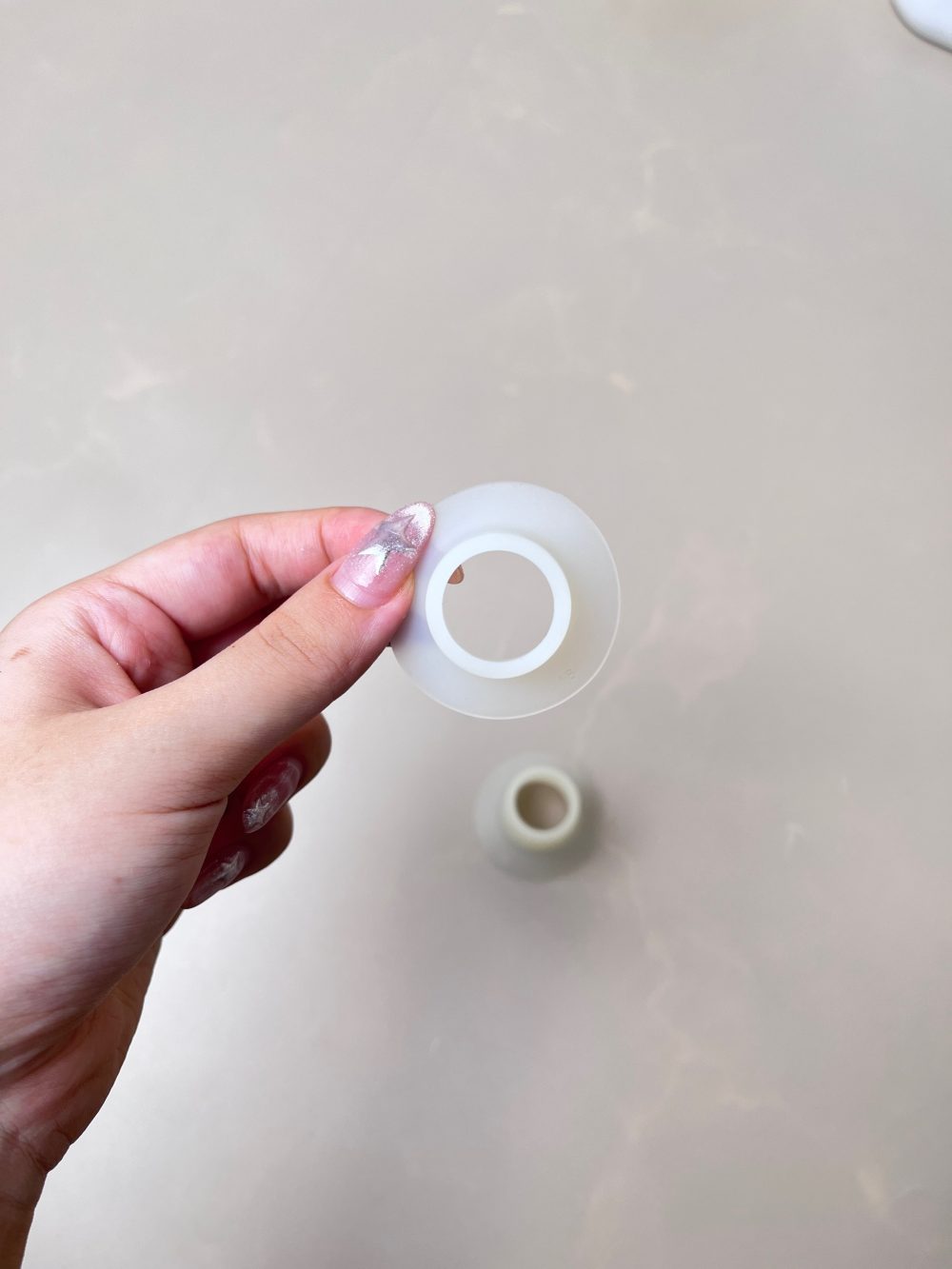 Máy hút sữa Medela Pump in Style MaxFlow Hands Free ( full box) tặng kèm phễu hạ size, miếng lót thấm sữa và áo hút sữa, túi trữ sữa - Ảnh 31