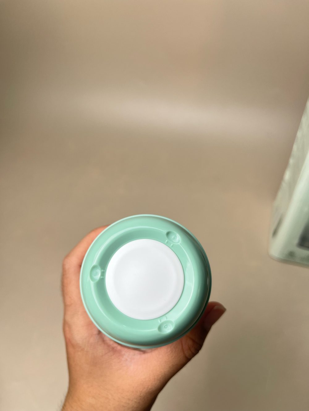 Bình trữ lạnh sữa Momcozy 22oz màu xanh ( full box) - Ảnh 14