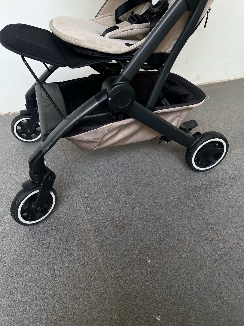 Xe đẩy Joolz Aer 1 màu Sandy Taupe ( size: 6m->4y, tối đa 22kg) Kèm túi đựng Joolz - Ảnh 7