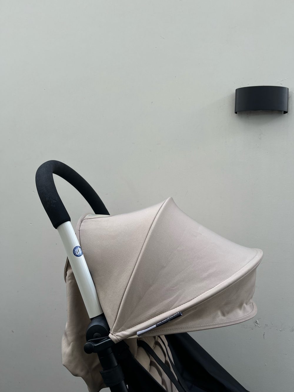 Xe đẩy Babyzen YoYo+ khung trắng màu beige ( size: 6m->22kg~4y), còn túi đựng - Ảnh 6