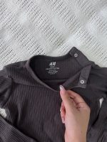 Set 3 bodysuit dài tay H&M màu xám, đen (size 1,5→2y) - Ảnh 6