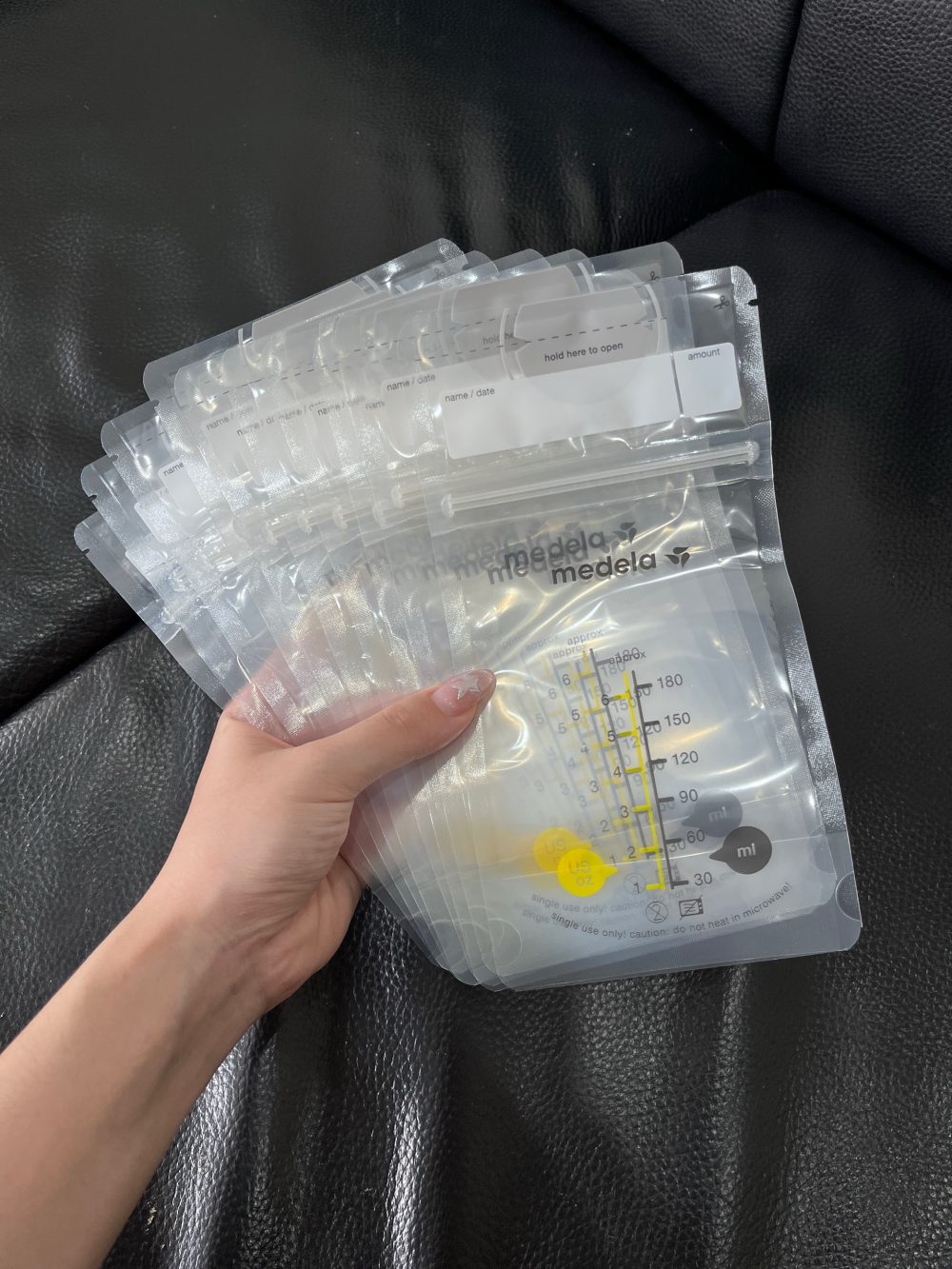 Máy hút sữa Medela Pump in Style MaxFlow Hands Free ( full box) tặng kèm phễu hạ size, miếng lót thấm sữa và áo hút sữa, túi trữ sữa - Ảnh 40