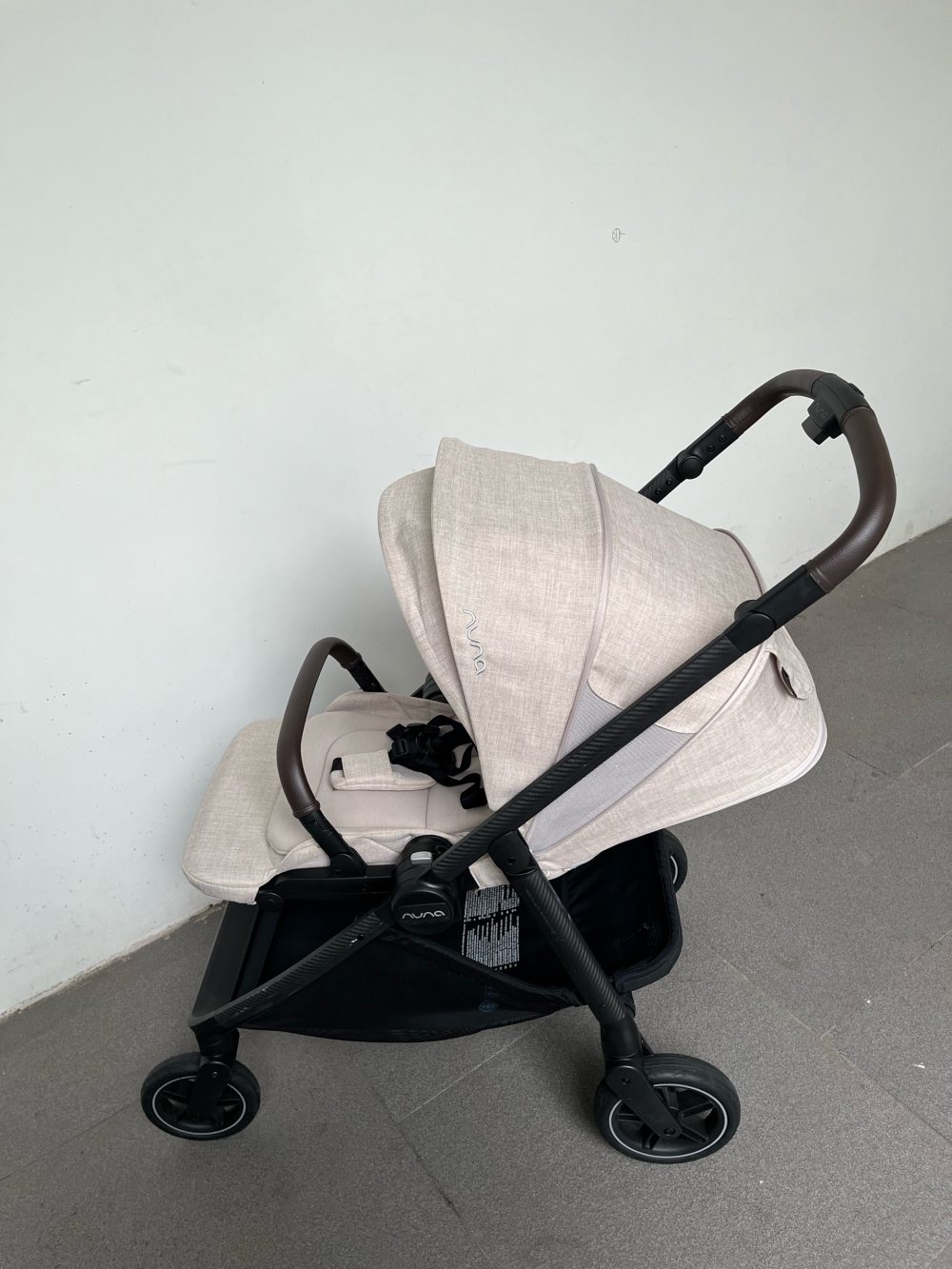 Xe đẩy Nuna Swiv với bánh xoay 360° màu biscotti (size: 0->22kg~4y) fullbox, full phụ kiện, còn BH: 21/6/2027 - Ảnh 17