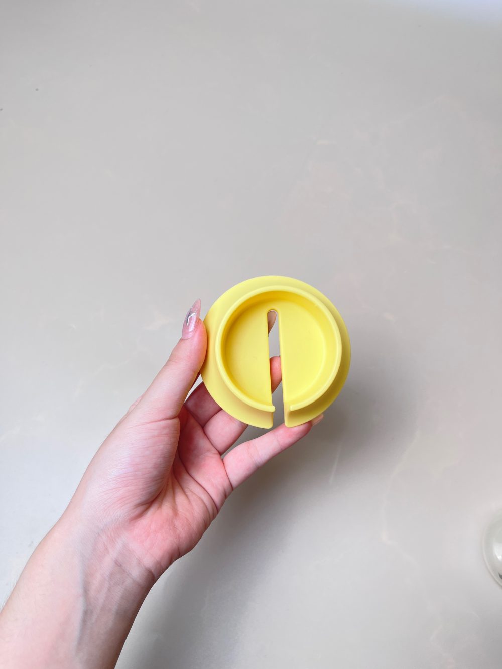 Máy hút sữa Medela Pump in Style MaxFlow Hands Free ( full box) tặng kèm phễu hạ size, miếng lót thấm sữa và áo hút sữa, túi trữ sữa - Ảnh 8