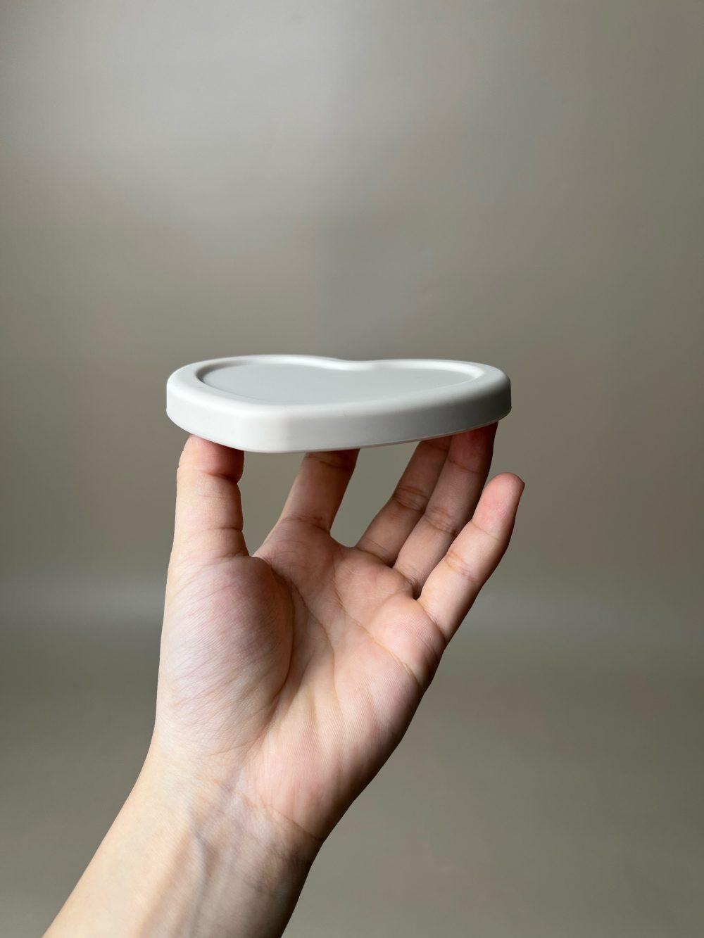 Hộp trữ đồ ăn dặm silicone Loveat hình trái tim màu be (no box) - Ảnh 5