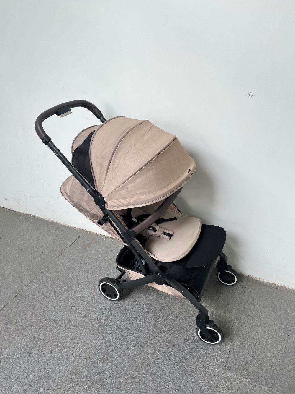 Xe đẩy Joolz Aer 1 màu Sandy Taupe ( size: 6m->4y, tối đa 22kg) Kèm túi đựng Joolz - Ảnh 2