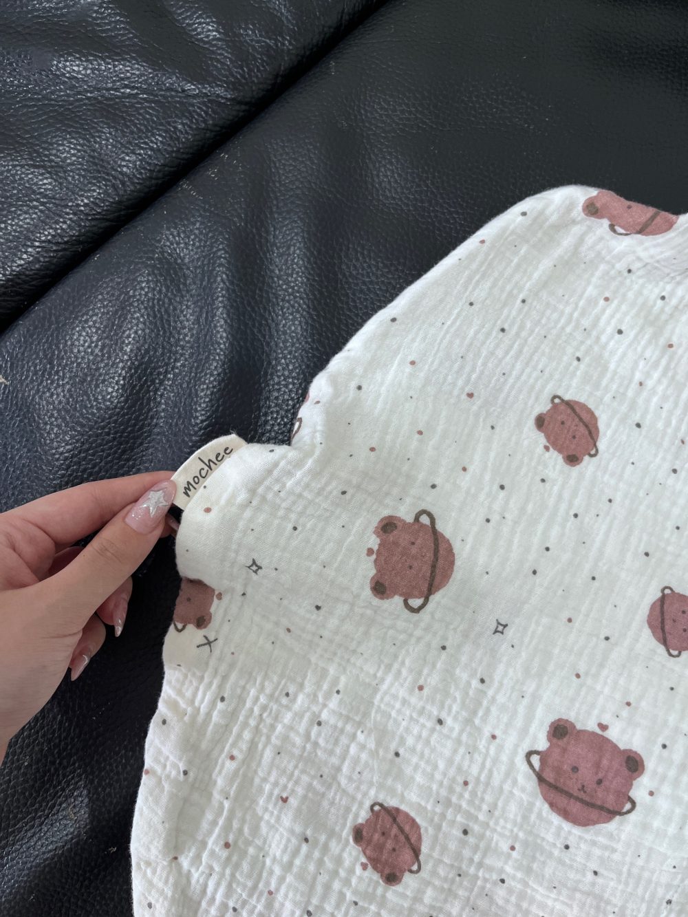 Vỏ gối chống trào ngược Mochee họa tiết gấu vũ trụ 60x60cm - Ảnh 3