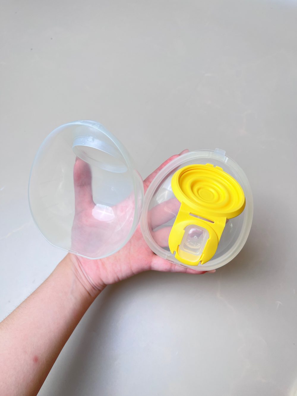Máy hút sữa Medela Pump in Style MaxFlow Hands Free ( full box) tặng kèm phễu hạ size, miếng lót thấm sữa và áo hút sữa, túi trữ sữa - Ảnh 16