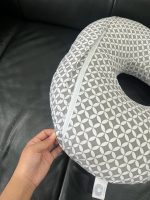 Gối cho bé bú Boppy Charcoal Geo Circles(còn túi đựng) - Ảnh 8