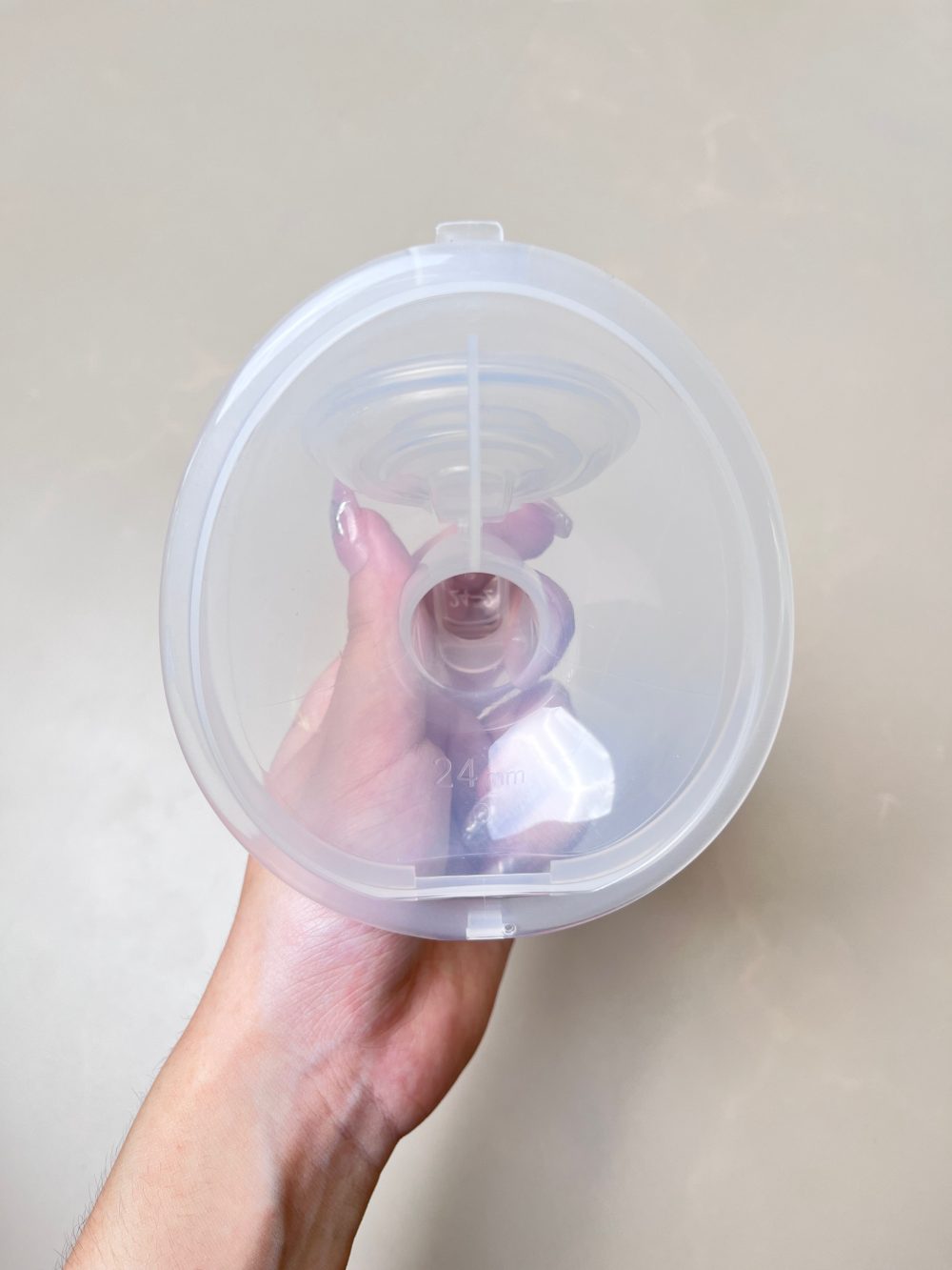 Máy hút sữa Medela Pump in Style MaxFlow Hands Free ( full box) tặng kèm phễu hạ size, miếng lót thấm sữa và áo hút sữa, túi trữ sữa - Ảnh 28