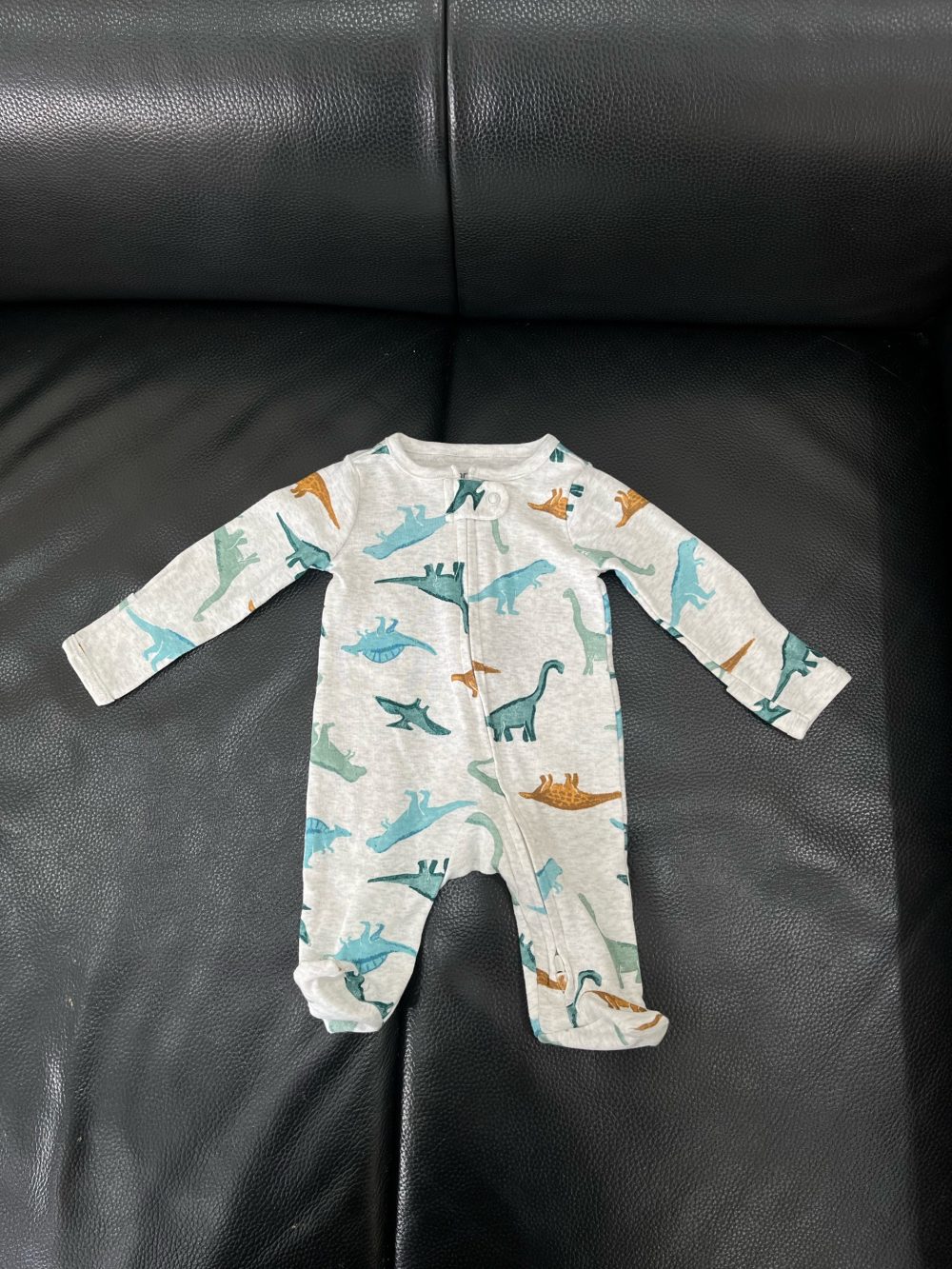 Set 2 bộ sleepsuit Carter’s hoạ tiết rừng khủng long ( size: newborn ) - Ảnh 13