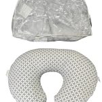 Gối cho bé bú Boppy Charcoal Geo Circles(còn túi đựng)