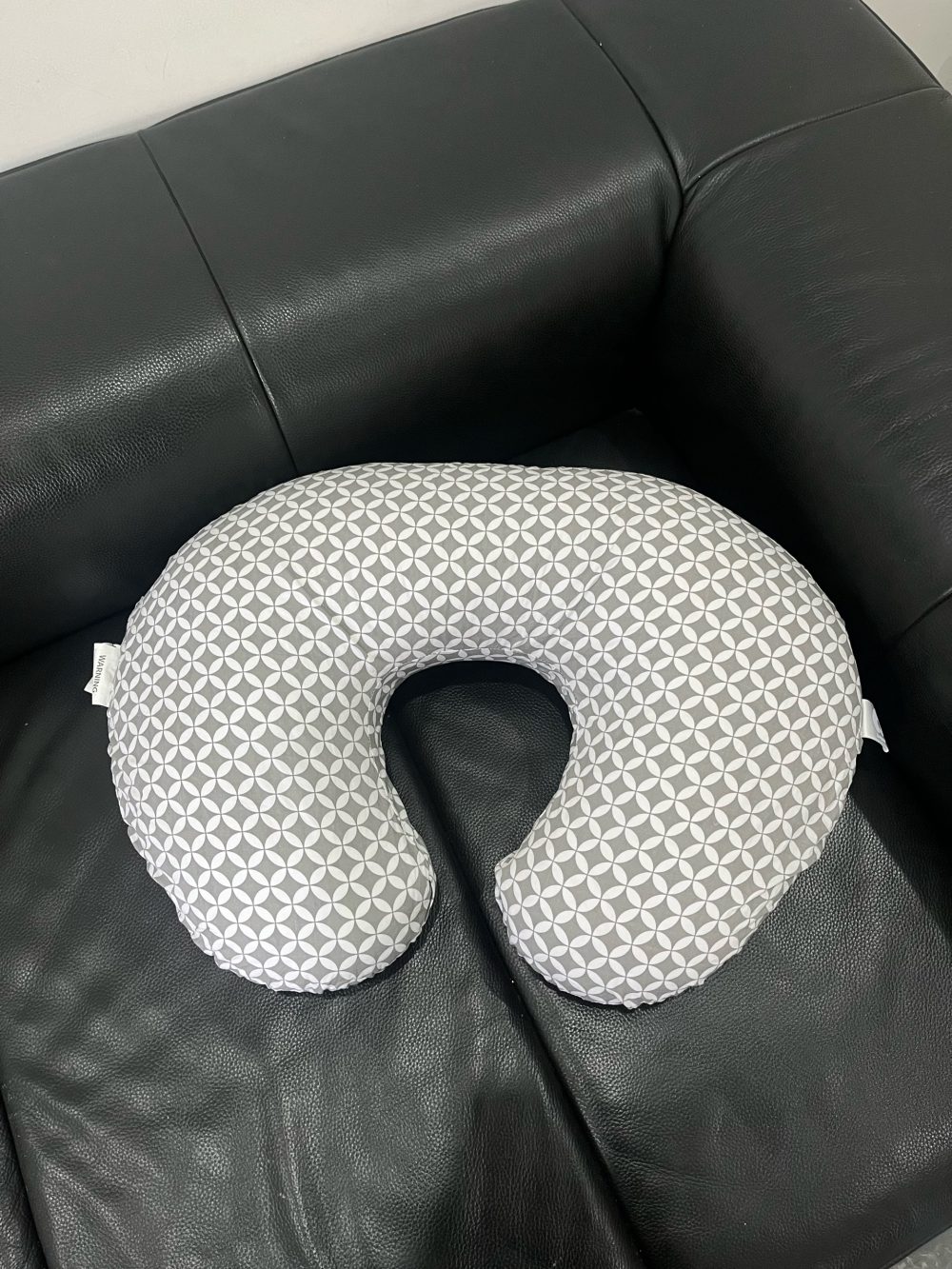 Gối cho bé bú Boppy Charcoal Geo Circles(còn túi đựng) - Ảnh 5