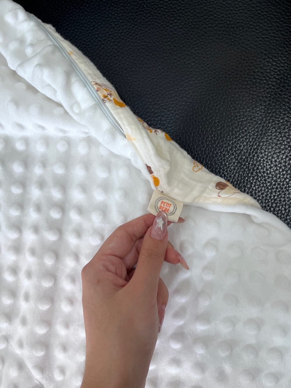 Vỏ gối chống trào ngược Petit Bebe họa tiết rồng con 70x68cm - Ảnh 4
