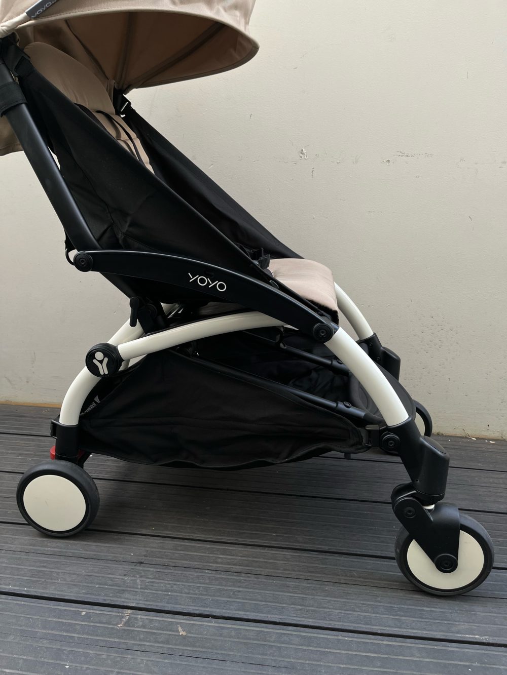 Xe đẩy Babyzen YoYo+ khung trắng màu beige ( size: 6m->22kg~4y), còn túi đựng - Ảnh 5