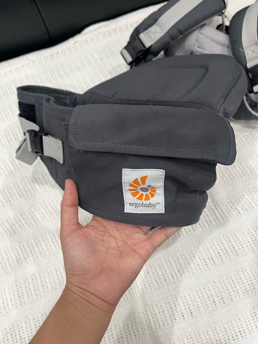 Địu Ergobaby Hip Seat Cool Air Mesh, Carbon Grey( size: 5kg5->20kg ~ 4->48m) - Ảnh 16