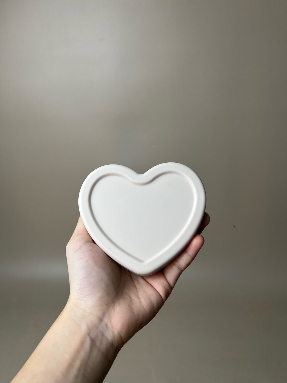 Hộp trữ đồ ăn dặm silicone Loveat hình trái tim màu be (no box) - Ảnh 4